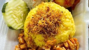 Menguak Tirai Rahasia Rasa Nasi Kuning Yang Bikin Ketagihan Sebuah Perjalanan Kuliner Penuh Aroma Dan Kenangan